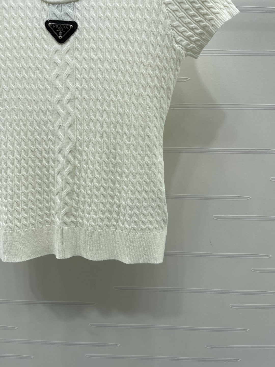 Women's short sleeves